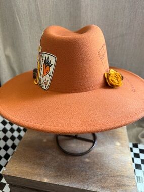 Womens rust color Felt Wide-Brim Hat with patches and brands